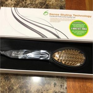 6th Sense Straightening Brush
